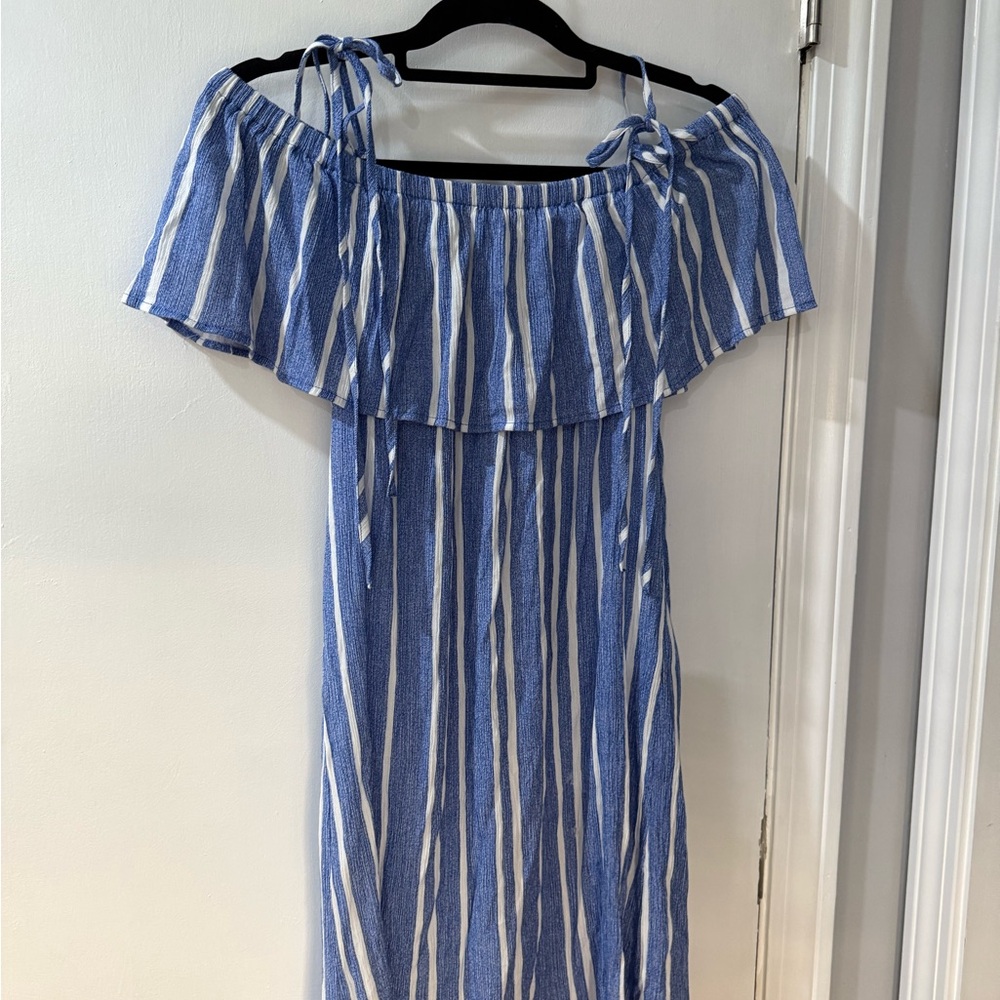 Elegant Blue and White Strapless Dress